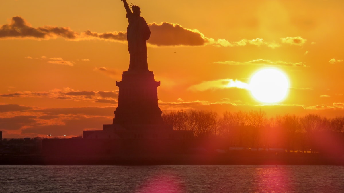 Crucero Liberty al atardecer